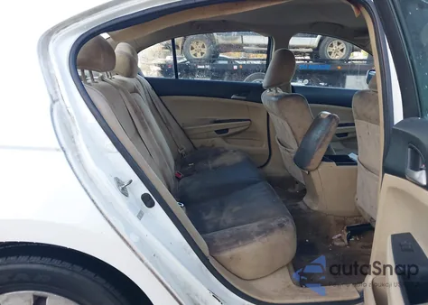 2011 Honda Accord 2.4 Lx z USA, uszkodzony, nr VIN 1HGCP2F35BA152182